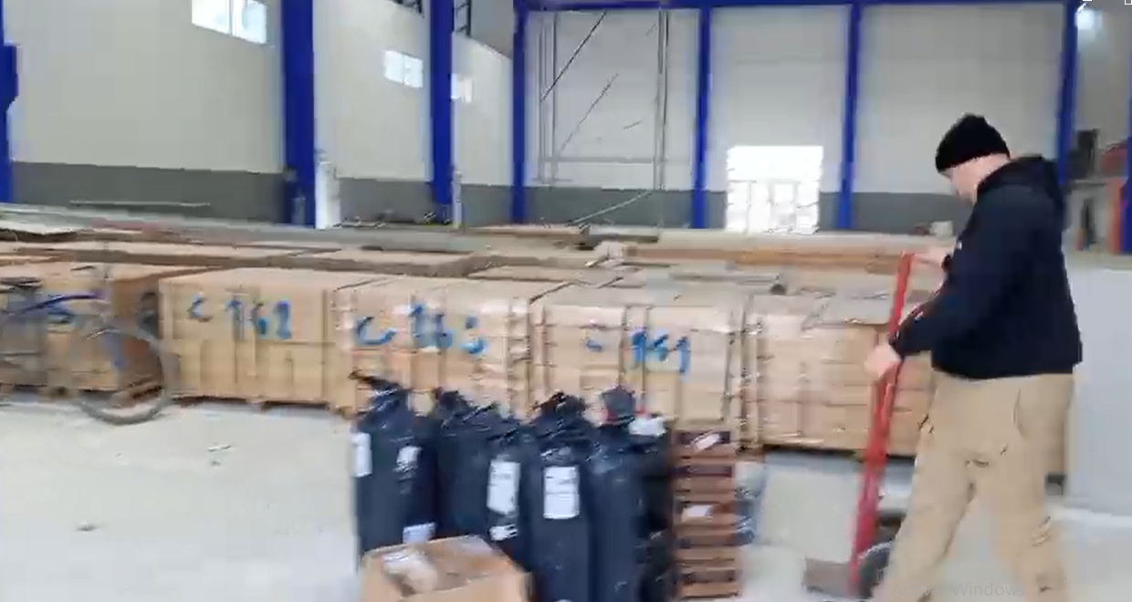  Avanza la instalación del nuevo piso y el gimnasio comienza a tomar forma definitiva