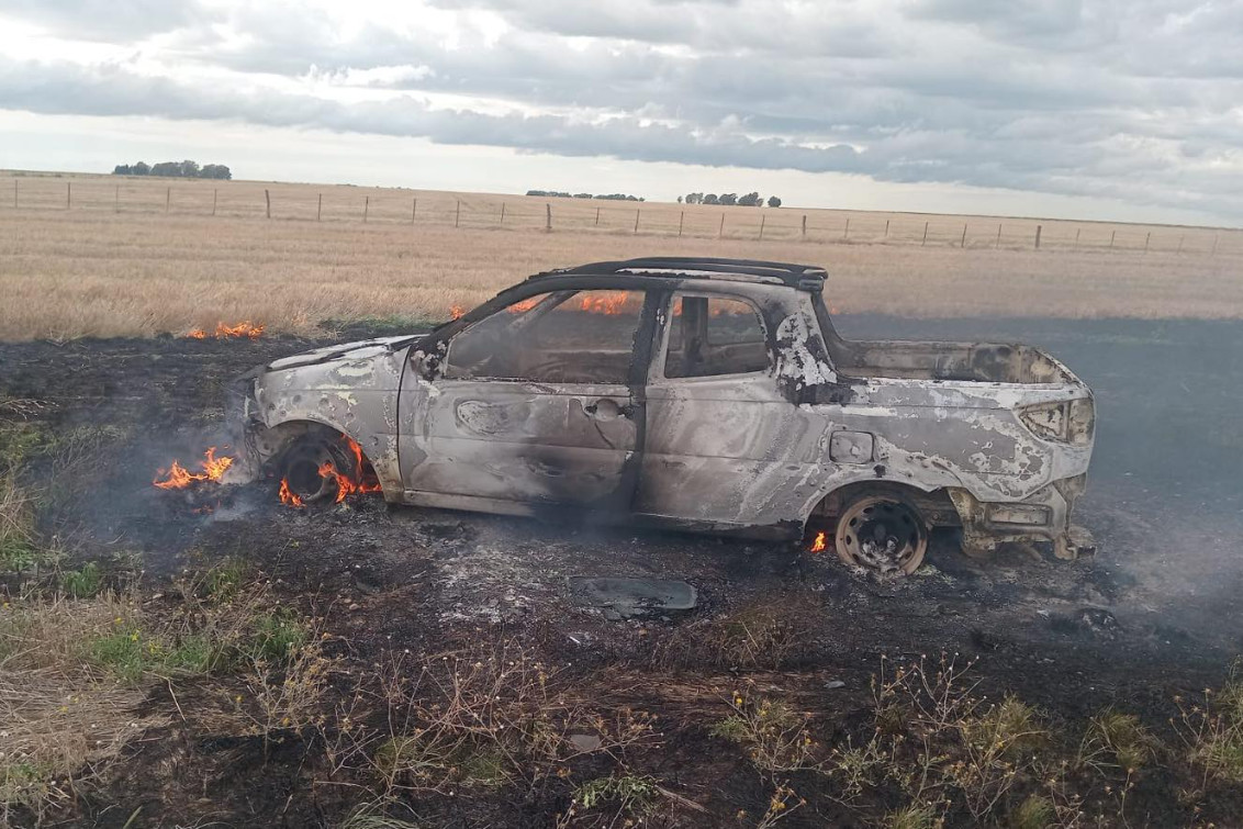 Incendio de camioneta en la Ruta Provincial 72