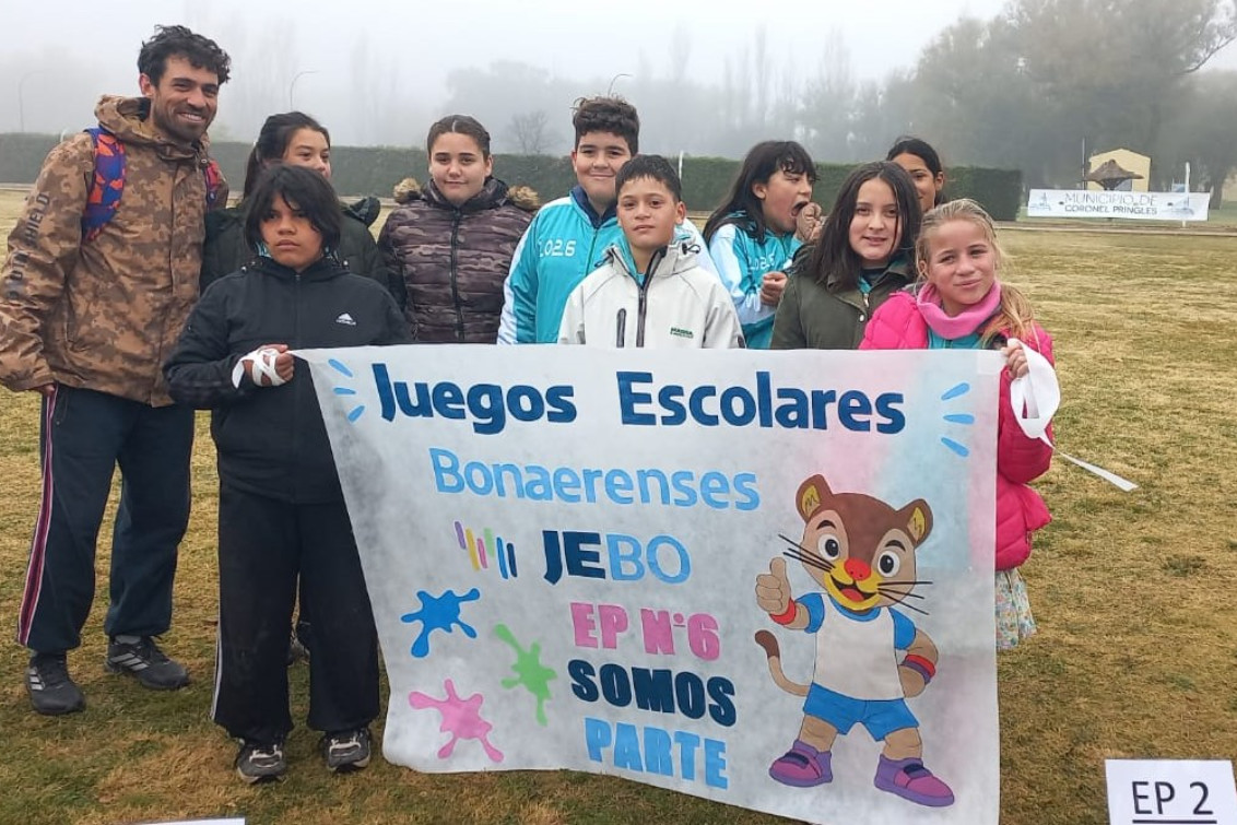  Con gran participación estudiantil se puso en marcha la etapa distrital de atletismo