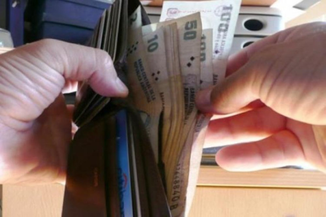  Desde mañana 1º de julio el recorrido mínimo de remis  pasará a costar $ 400