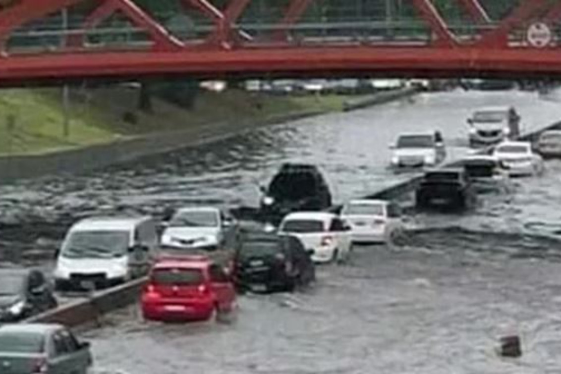AMBA: cayeron más de 100 milímetros, hubo inundaciones, barrios anegados y usuarios sin luz   
